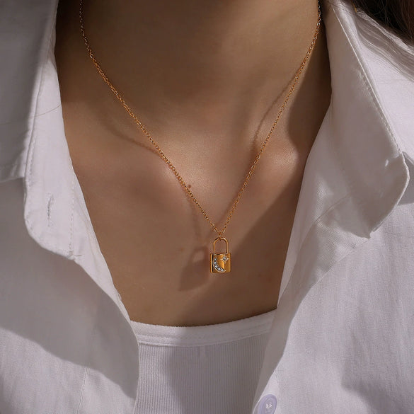 Women's 316L Stainless Steel Lock Necklace Light Luxury Fashion Electroplated