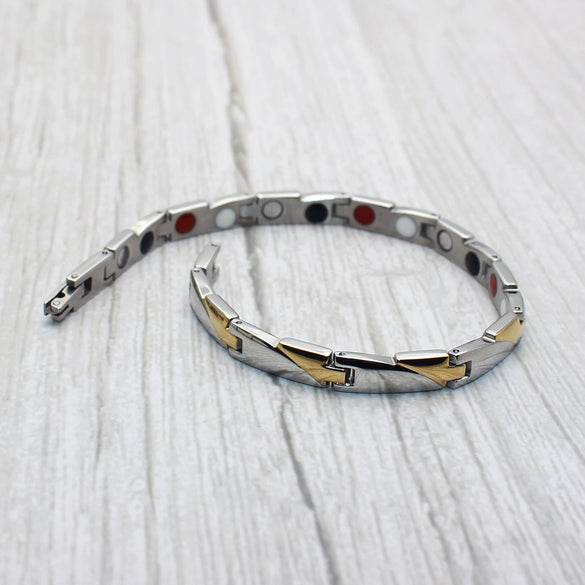 Women's Titanium Steel Magnetic Anion Bracelet With Geometric Pattern And Electroplating Design