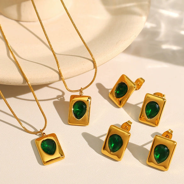 Women's 316L Stainless Steel Necklace With Electroplating Light Luxury Elegant Emerald Retro Design