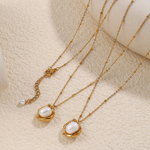Women's Titanium Steel Plated 18K Gold Peanut Pearl Clavicle Chain Necklace With Bowl Pearl Pendant