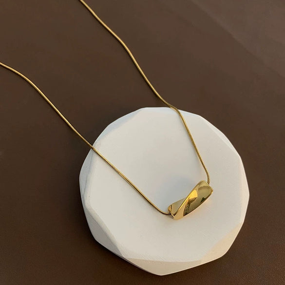 Women's Titanium Steel Snake Bone Chain Geometric Style Electroplated Threedimensional Specialshaped Minimalist Allmatch Clavicle Necklace