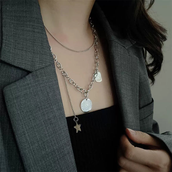 Women's Titanium Steel Stitching Design Specialshaped Baroque Pearl Necklace With Polishing Process And Bow Pattern