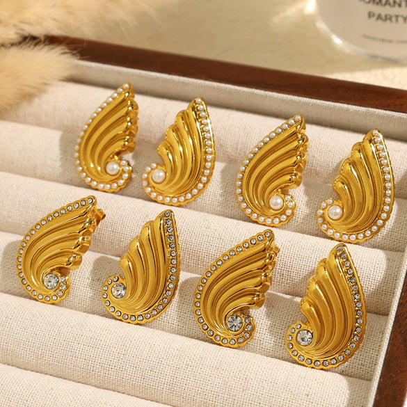 Women's 316L Stainless Steel Wingsshaped Diamondstudded Pearlinlaid Electroplated Light Luxury Style Earrings