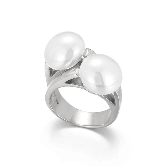 Women's Trendy Retro Personality Stainless Steel And Pearl Ring With Electroplating Treatment