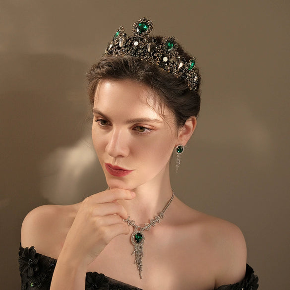 Women's Vintage Baroque Alloy Crown Tiara With Green Gemstone Accents And Exquisite Bridal Wedding Headpiece Design