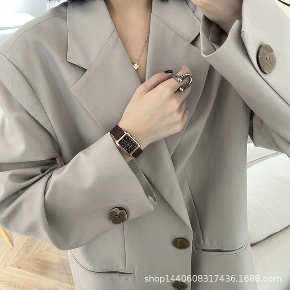 Women's Vintage Fashion Square Alloy Watch With Ordinary Glass Mirror And Rectangular Dial