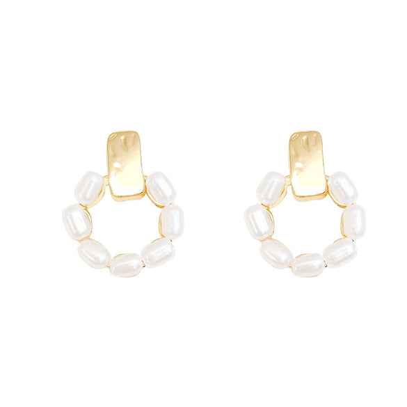 Women's Vintage French Style Geometric Alloy Pearl Earrings With Electroplating