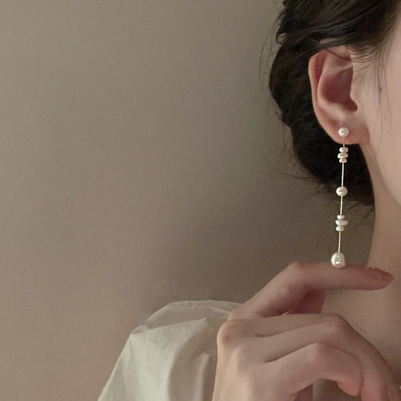 Women's Vintage Freshwater Pearl Drop Shape Tassel Earrings With Electroplating Design