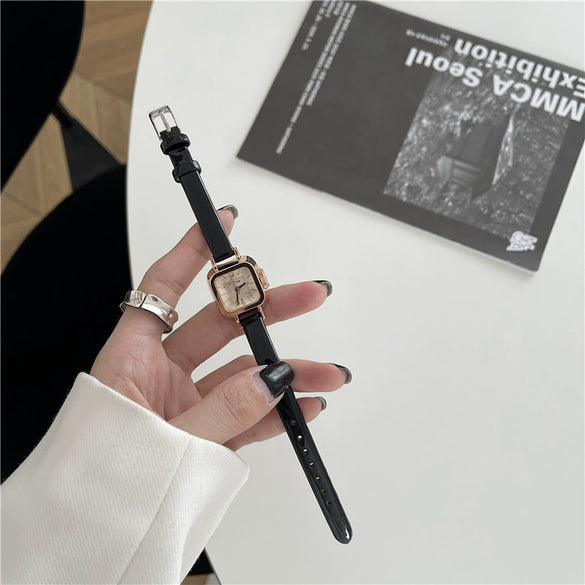 Women's Vintage Leisure Alloy Watch