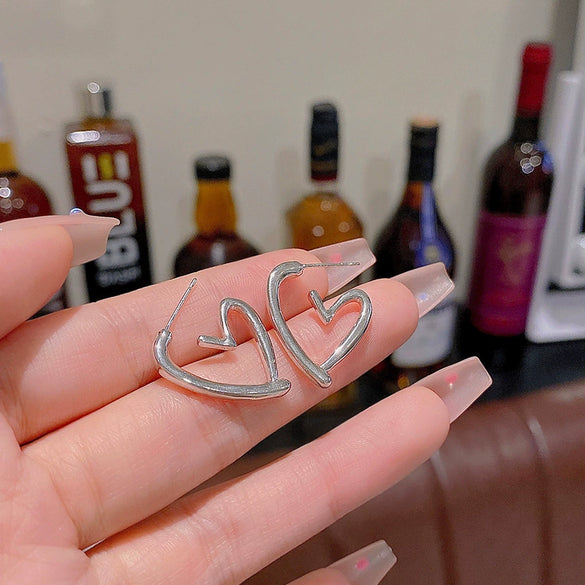 Women's Vintage Pearl Earrings With 925 Silver Needles Alloy Material Geometric Heart Bow Star Shape Electroplating