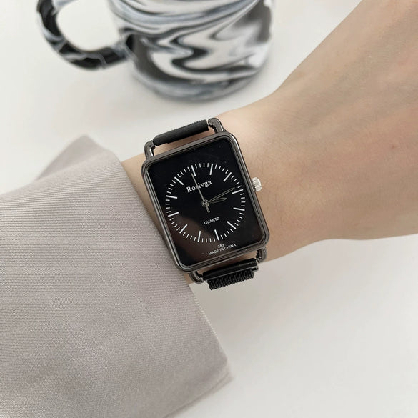 Women's Vintage Simple Style Alloy Case Adhesive Magnetic Iron Suction Stone Mesh Belt Watch