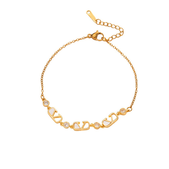 Women's Vshaped Pearl Clavicle Necklace With Titanium Steel Chain And Real Gold Plated Brass Hardware