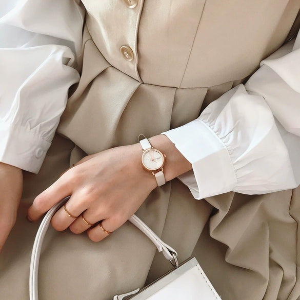 Women's Watch Alloy Case Imitation Leather Strap Round Dial Leisure Style