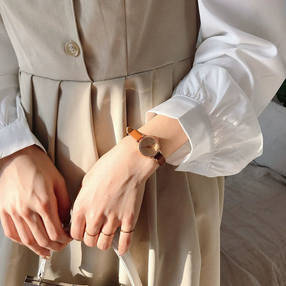Women's Watch Alloy Case Imitation Leather Strap Round Dial Leisure Style