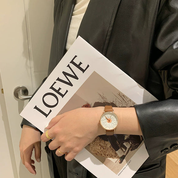 Women's Watch Alloy Case Imitation Leather Strap Stainless Steel Clasp Round Dial Leisure Style