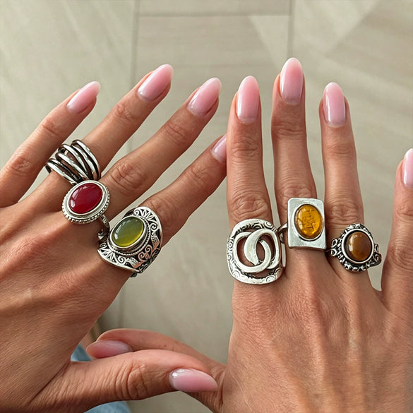 Women's Wide Geometric Openwork Ring In Antique Silver Tone Alloy With Resin Gemstone Inlay And Plated Finish