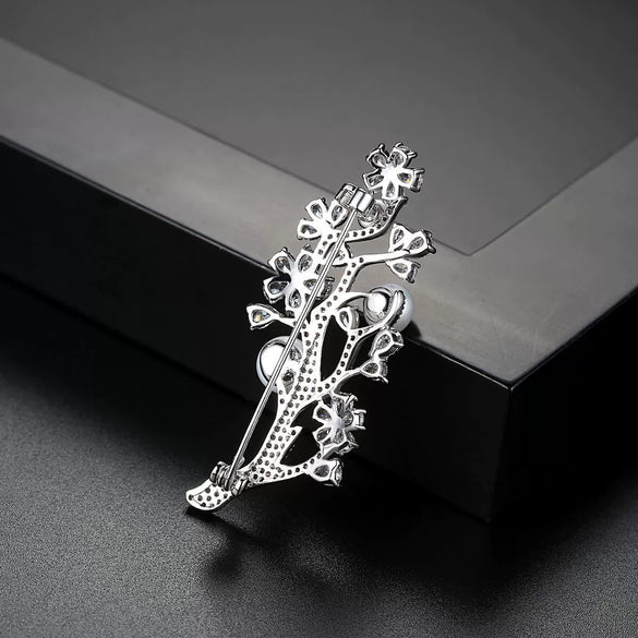 Women's Zircon And Pearl Flower Leaf Brooch Decorative Fashion Clothing Accessory With Micro Inlay Detail