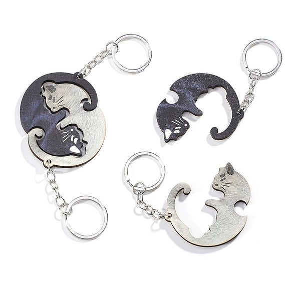 Wooden Couple Keychain With Simulation Otter Cat Hedgehog Raccoon Design