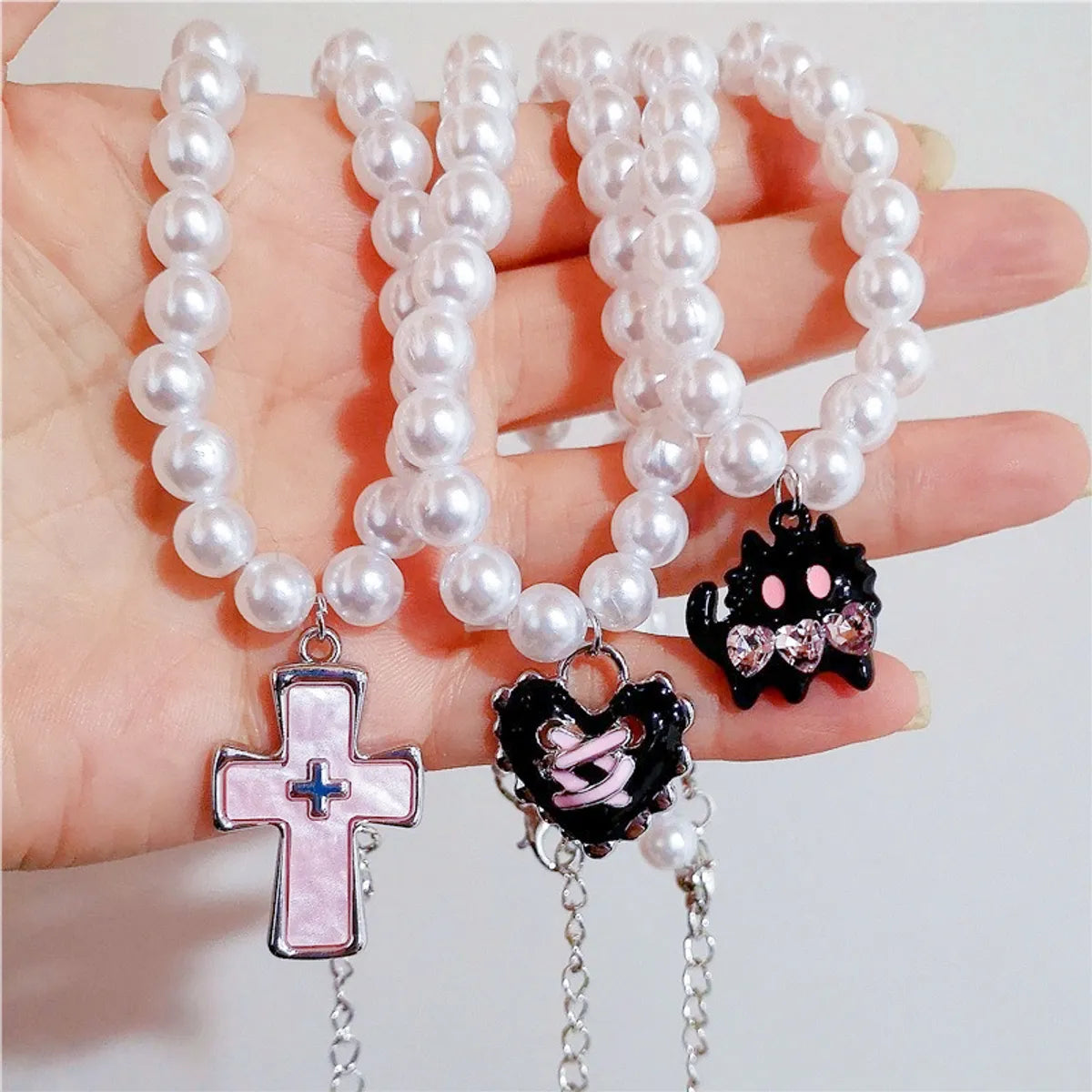 Y2K Sweet Cool Style Cross Heart Shape Imitation Pearl Alloy Wholesale Pendant Necklace