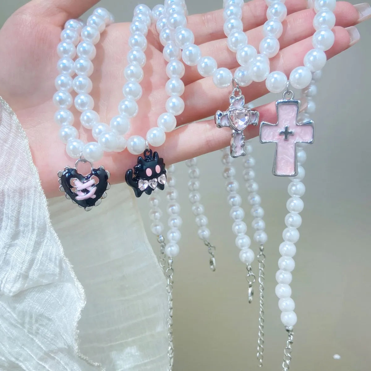 Y2K Sweet Cool Style Cross Heart Shape Imitation Pearl Alloy Wholesale Pendant Necklace