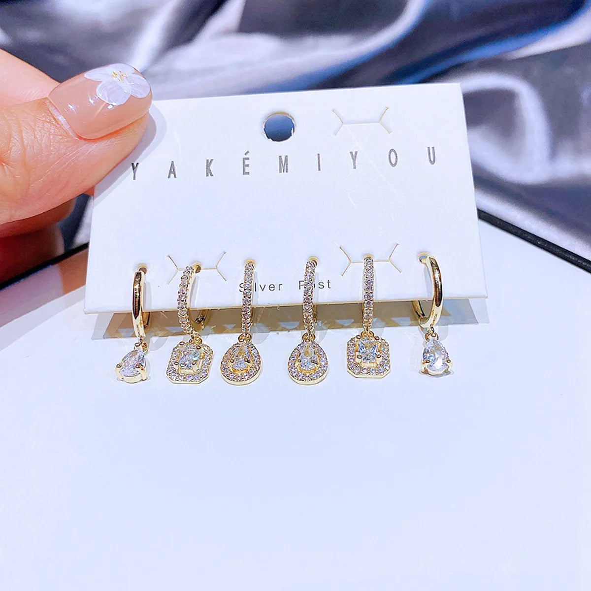 Yakemiyou Luxurious Water Droplets Gold Plated Zircon Earrings