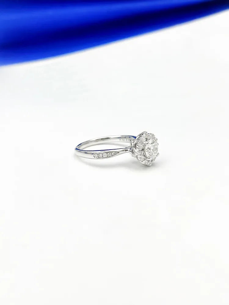 Round Diamond Encircling Main Stone 0.54ct Auxiliary Stone 0.26ct24p Total Weight 3.27G