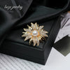 Zinc Alloy Flower Shape Electroplating Brooch Fashionable With Floral Design For Women And Unisex