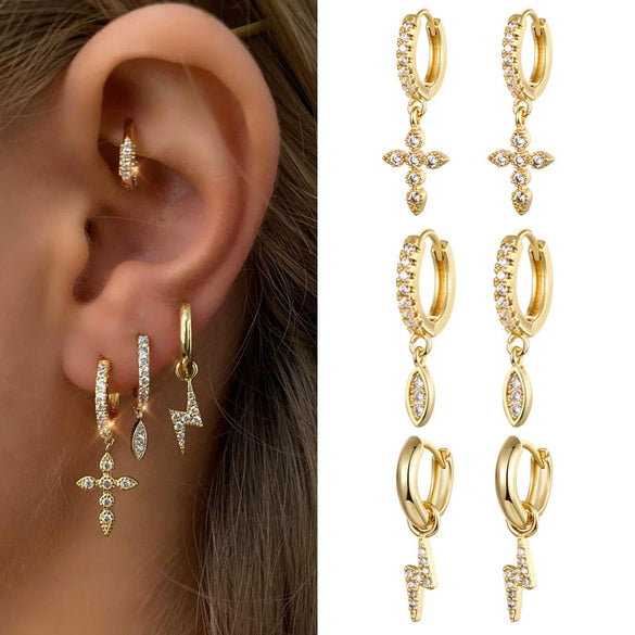 Zircon Earrings With Flower Pattern And Diamondencrusted Design