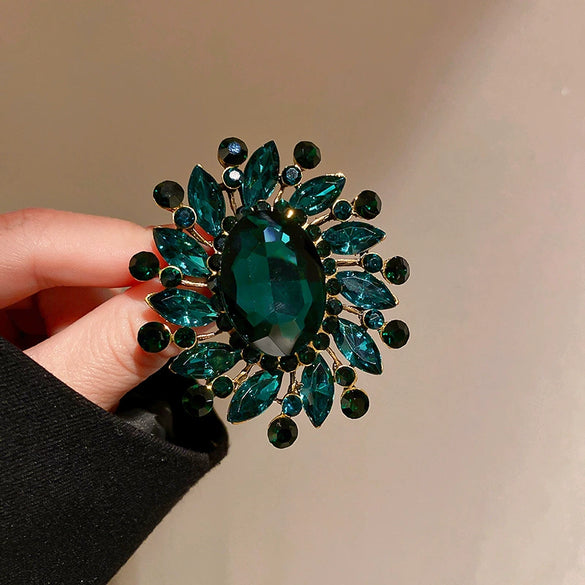 Zircon Flower Letter Brooch Electroplated Light Luxury Women's Suit Accessory