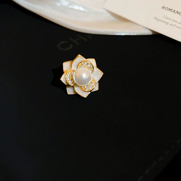 Zircon Flower Letter Brooch Electroplated Light Luxury Women's Suit Accessory