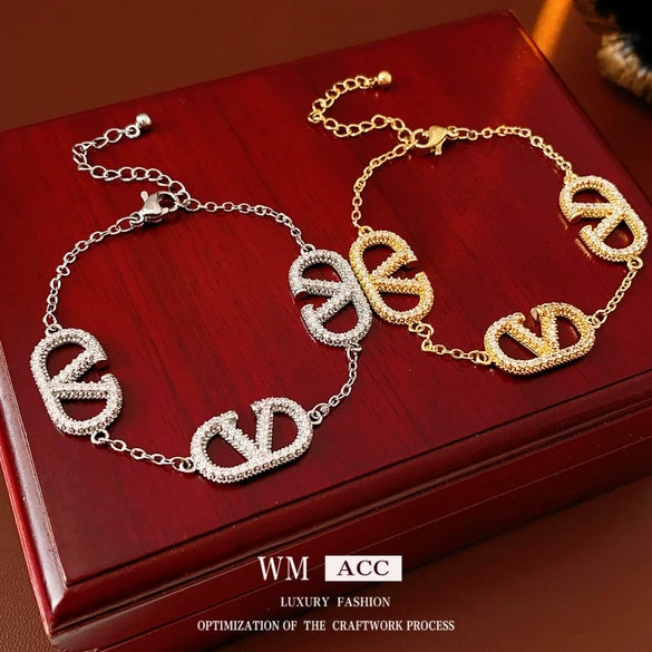 Zircon Microinlaid Letter Pig Nose Electroplated Highend Niche Bracelet Jewelry