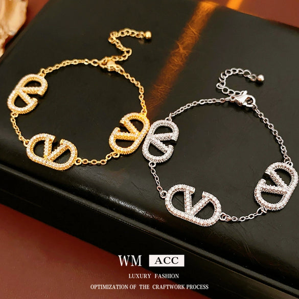 Zircon Microinlaid Letter Pig Nose Electroplated Highend Niche Bracelet Jewelry
